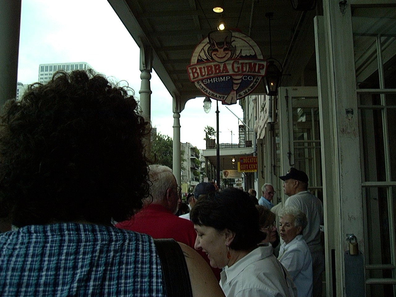 ../Images/8-1-02 Bubba Gump Dinner Party 04.jpg